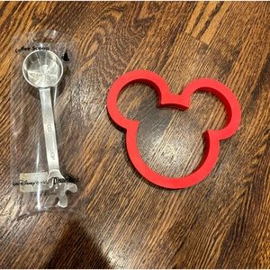 Walt Disney World Coffee Scoop and Mickey Pancake Shaper